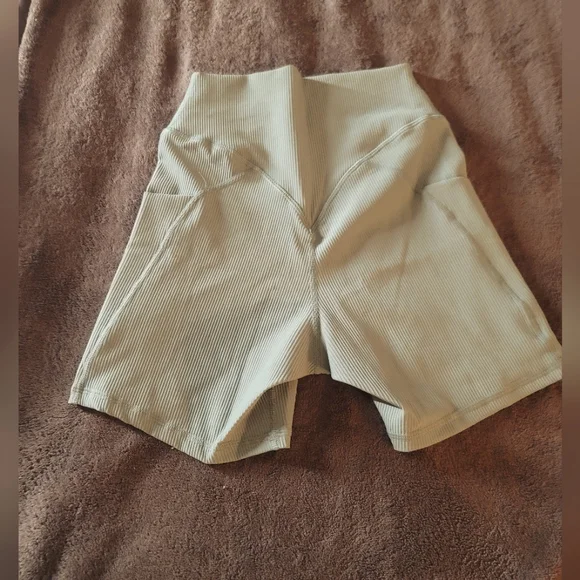 Sunzel Women's Shorts High Waist Tummy Control/ Deep Pockets Green Sz XS SNWOT - Picture 7 of 9